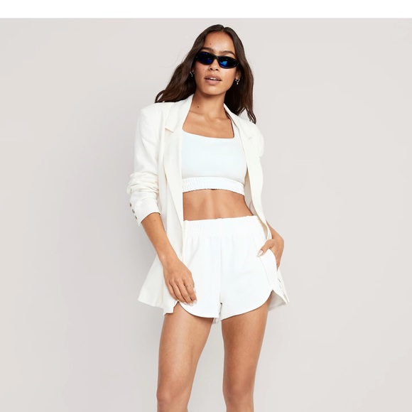 NWT OLD NAVY High-Waisted Dynamic Fleece Dolphin-Hem Sweat Shorts 3-inch inseam - Picture 4 of 6